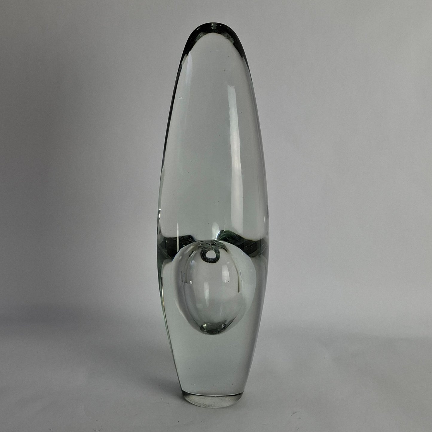 Facetted "Orkidea" vase by Timo Sarpaneva for Iittala, Finland. 1954.