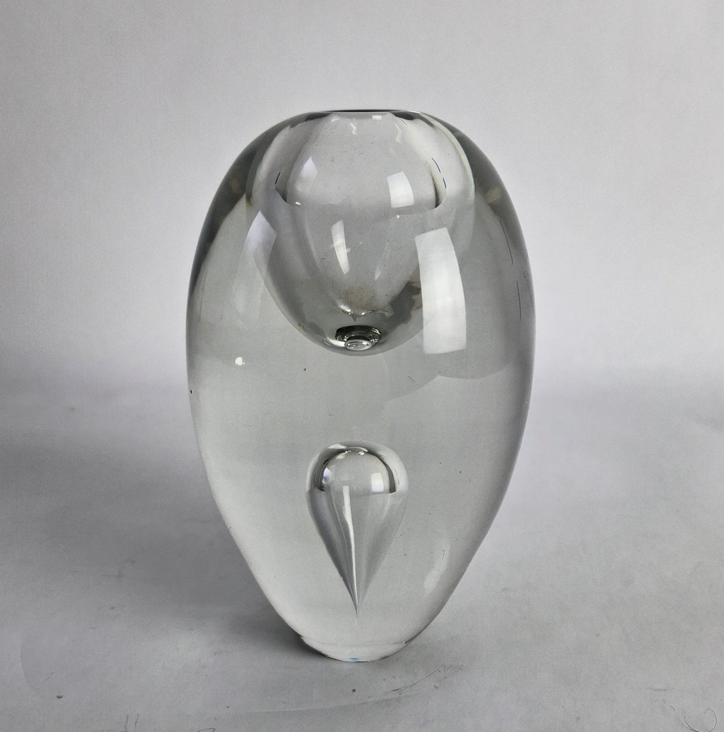 Teardrop vase.
