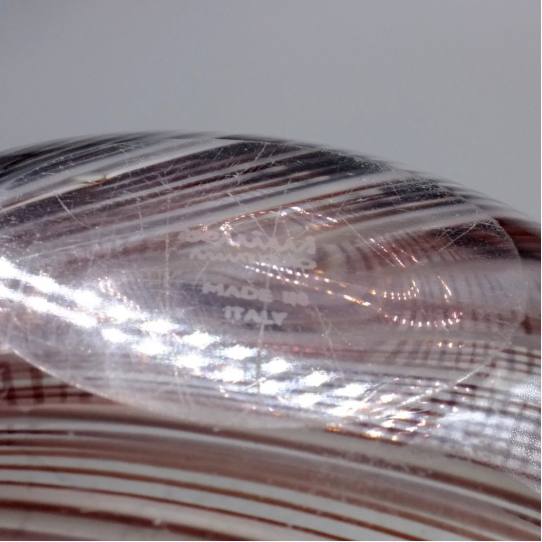 Large leaf bowl by Tyra Lundgren for Venini, Murano, Italy. 1930s.