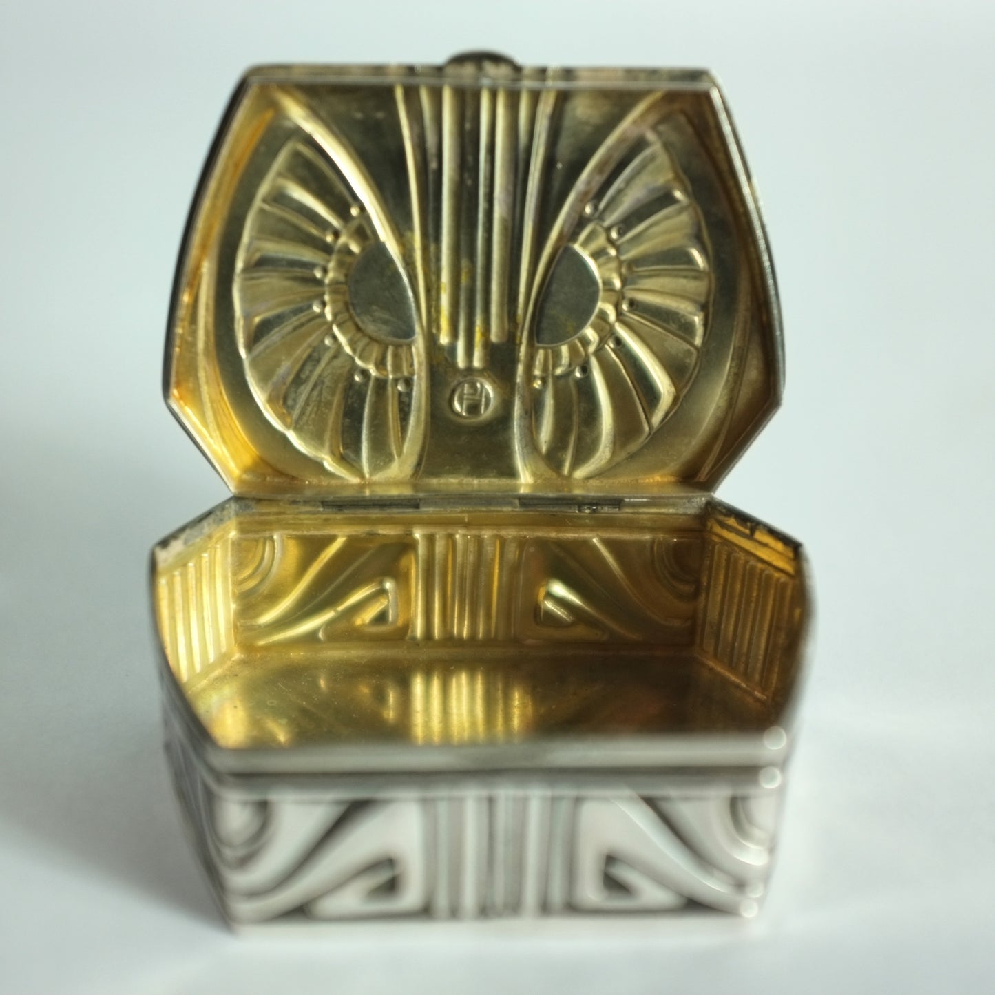 Parcel gilt Jugendstil pill box by Patriz Huber, Germany. c.1900.