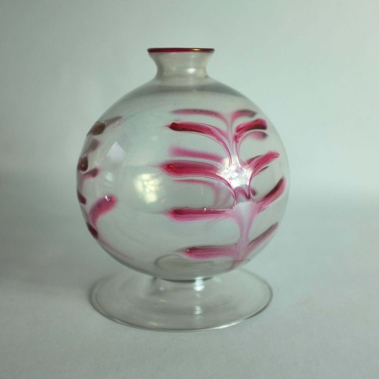 Rare vase with palm leaf motif by Carlo Scarpa for MVM Cappellin, Murano, Venice. 1927.