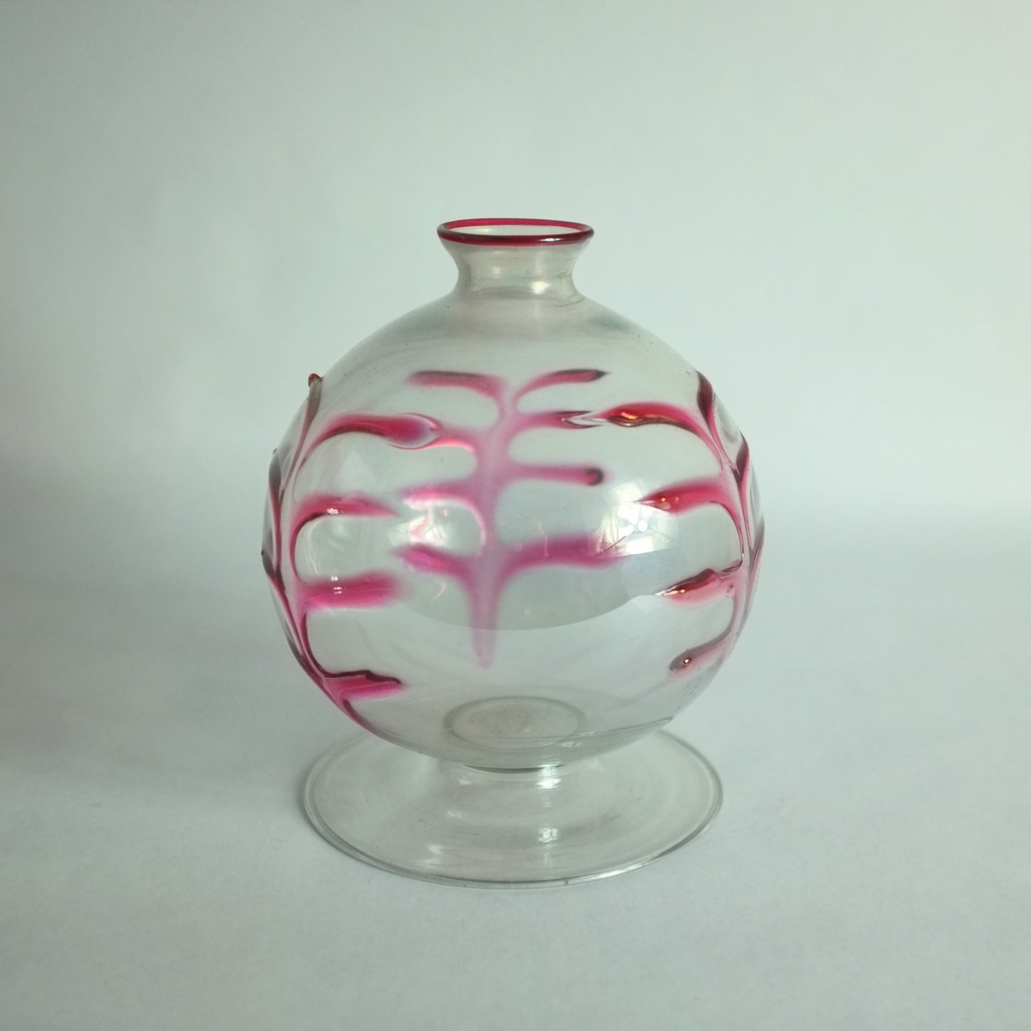 Rare vase with palm leaf motif by Carlo Scarpa for MVM Cappellin, Murano, Venice. 1927.