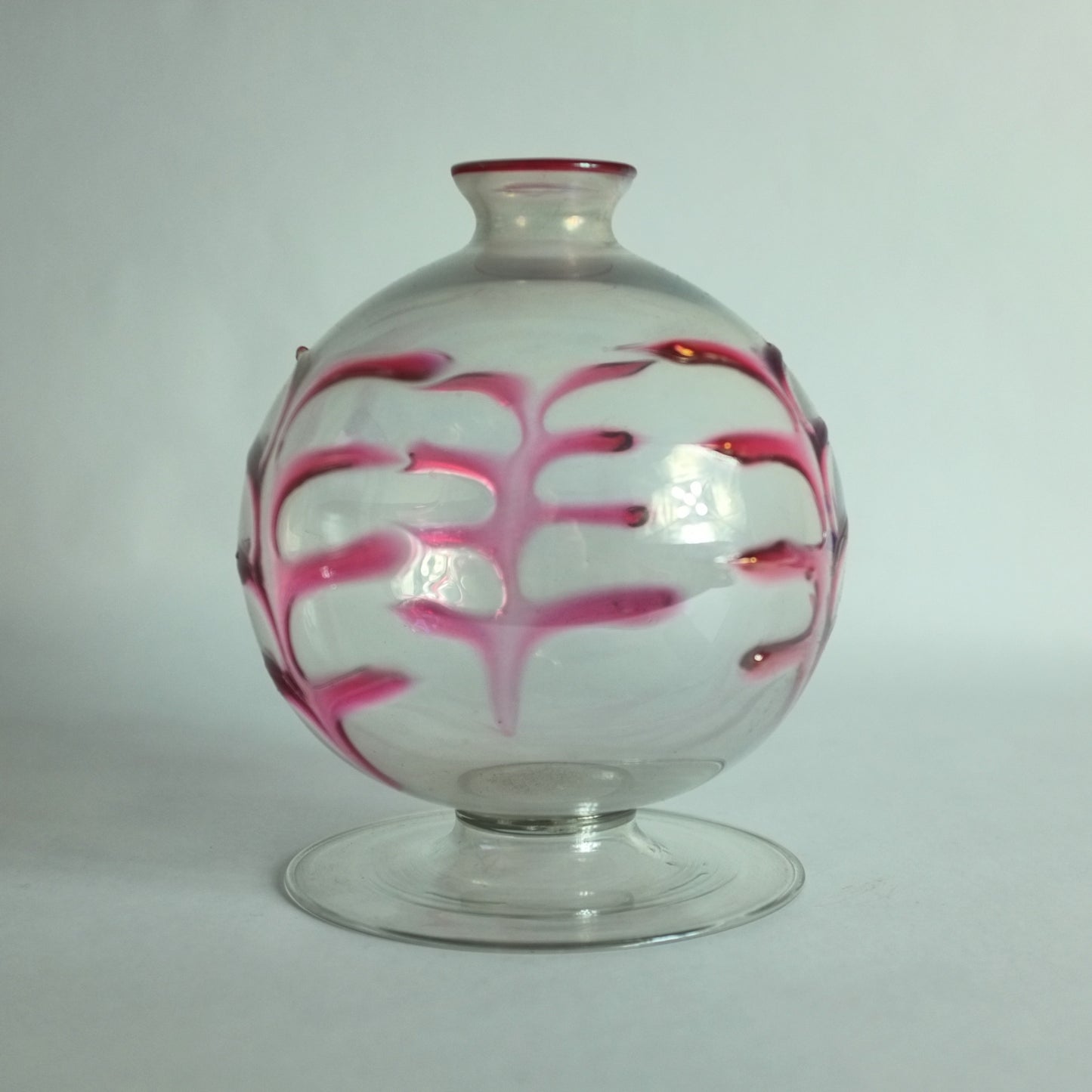 Rare vase with palm leaf motif by Carlo Scarpa for MVM Cappellin, Murano, Venice. 1927.