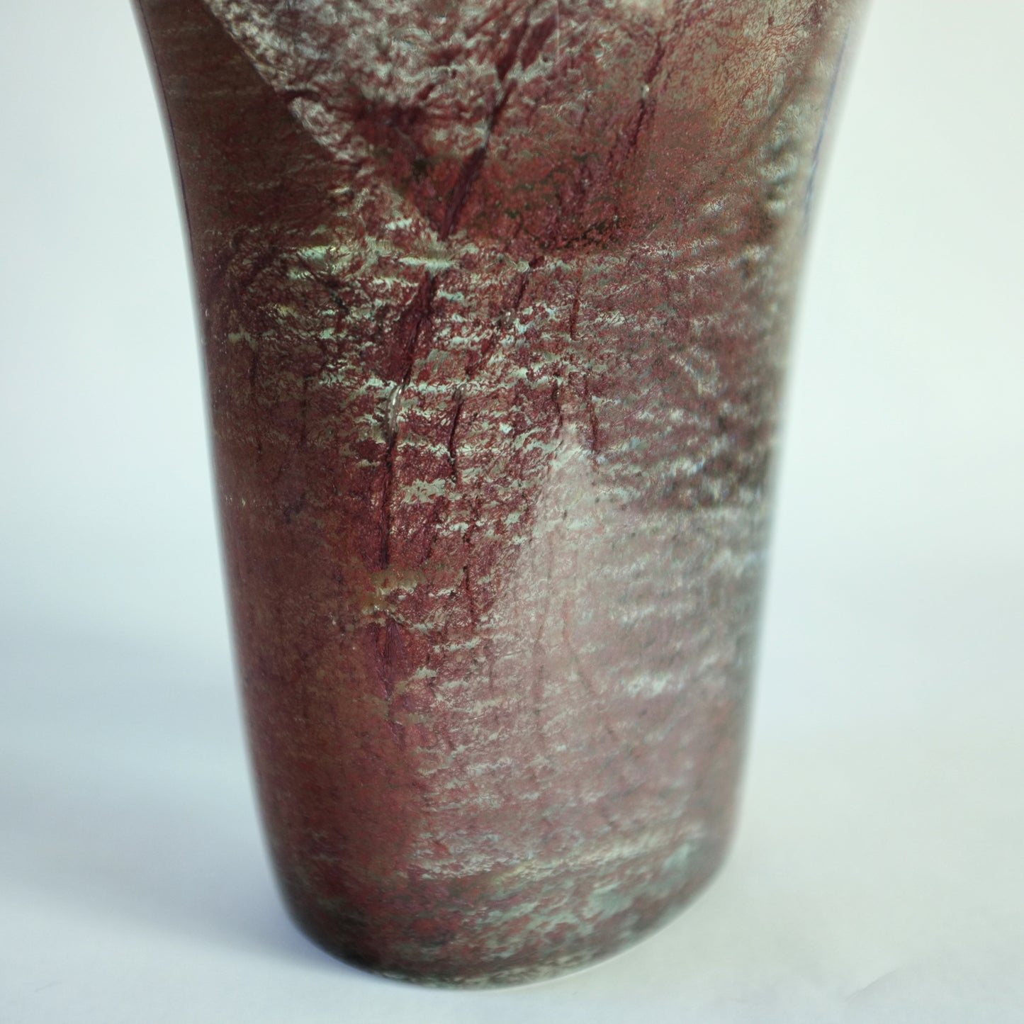 Rare vase from the "Grovigli" series by Toni Zuccheri for Venini, Murano, Italy. 1964.