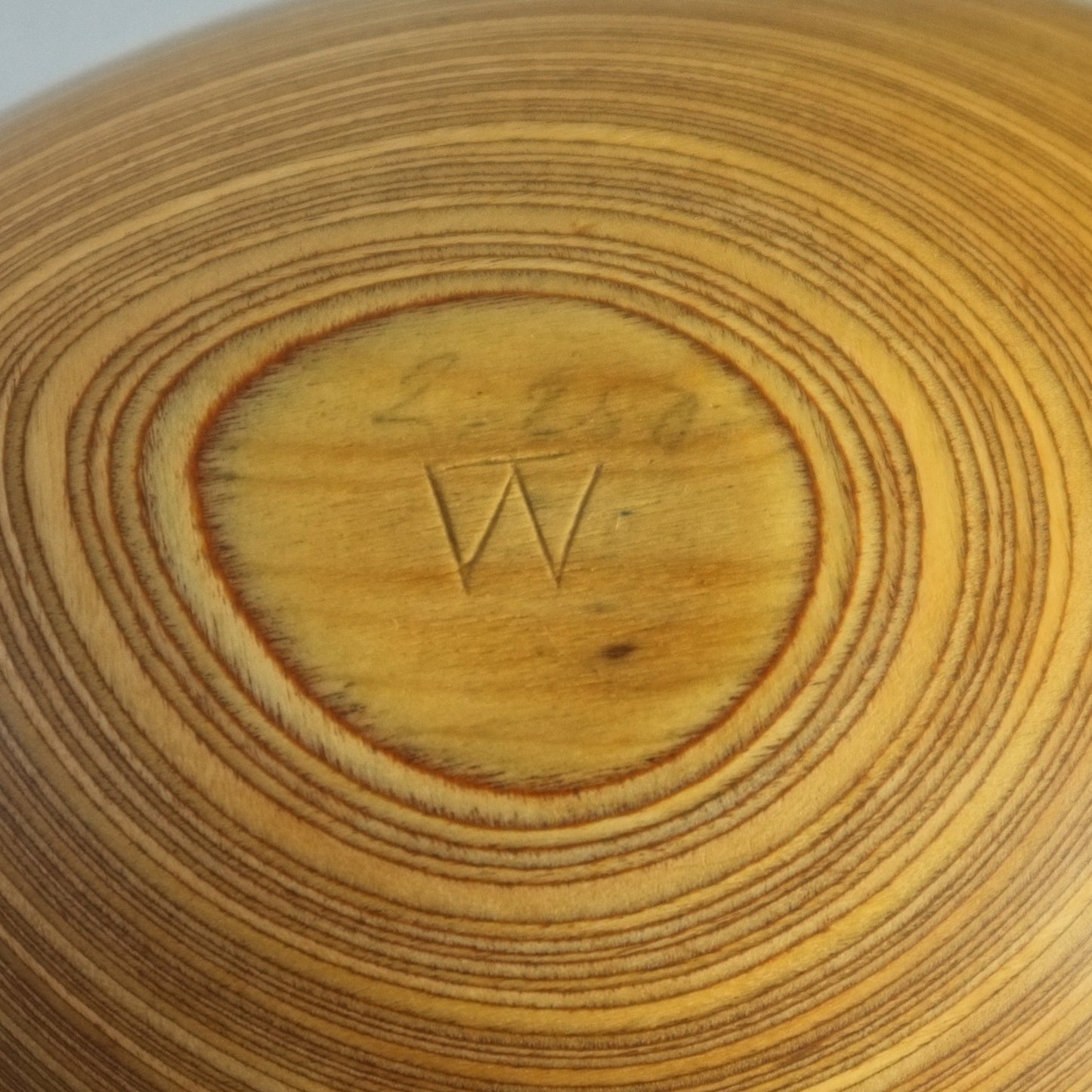 Plywood dish by Tapio Wirkkala for Soinne Et Kni, Finland. 1950s.