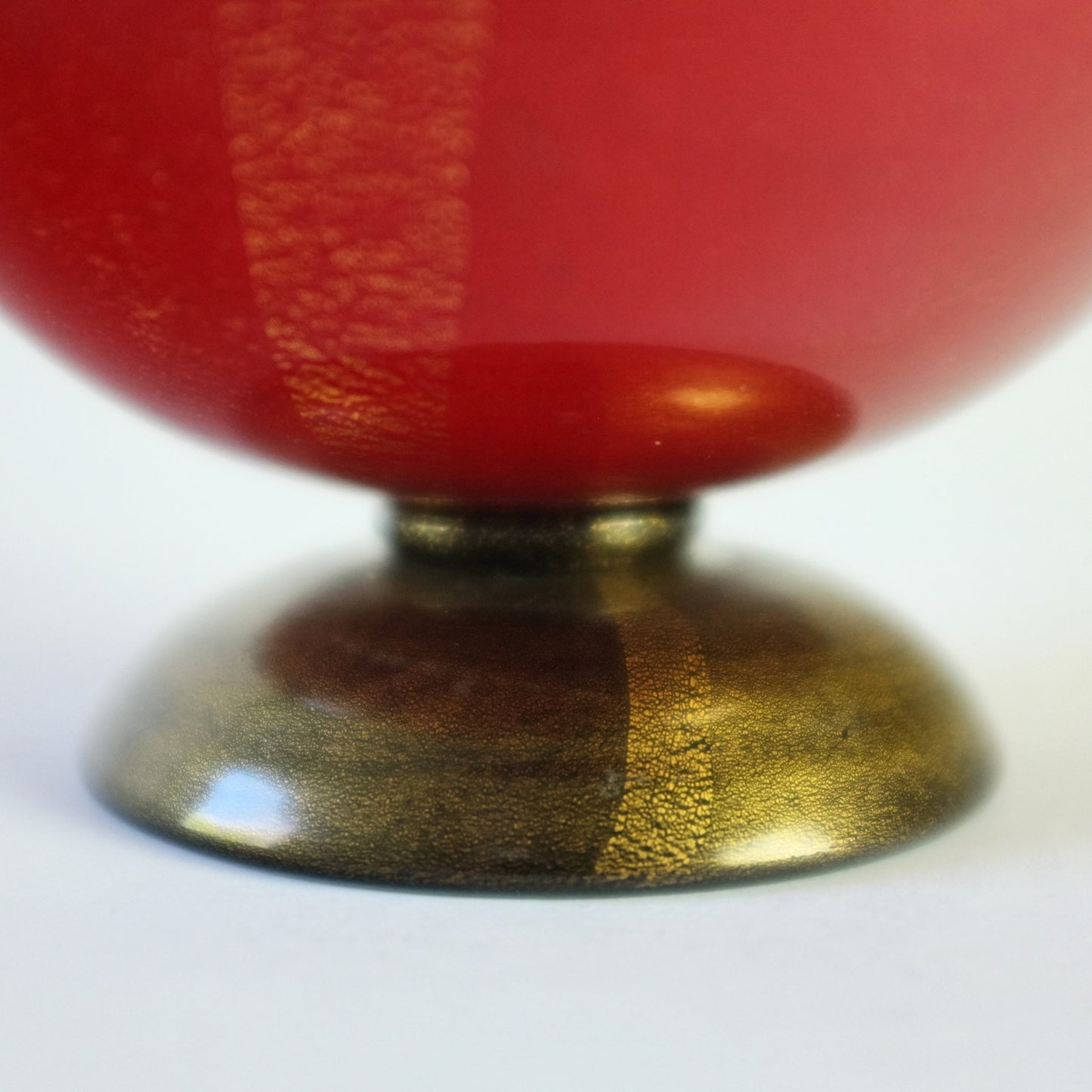 Vase attributed to Fratelli Toso, Murano, Italy. 1930's.