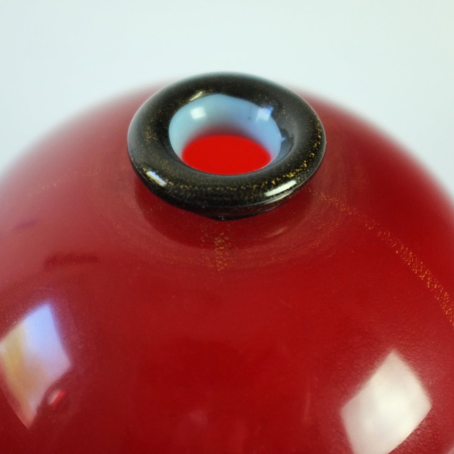 Vase attributed to Fratelli Toso, Murano, Italy. 1930's.