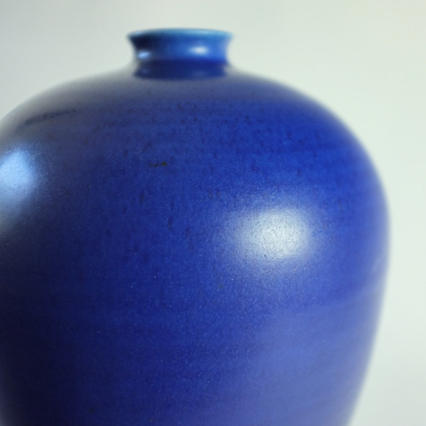 Stoneware vase by Erich and Ingrid Triller, Tobo, Sweden. 1950's.