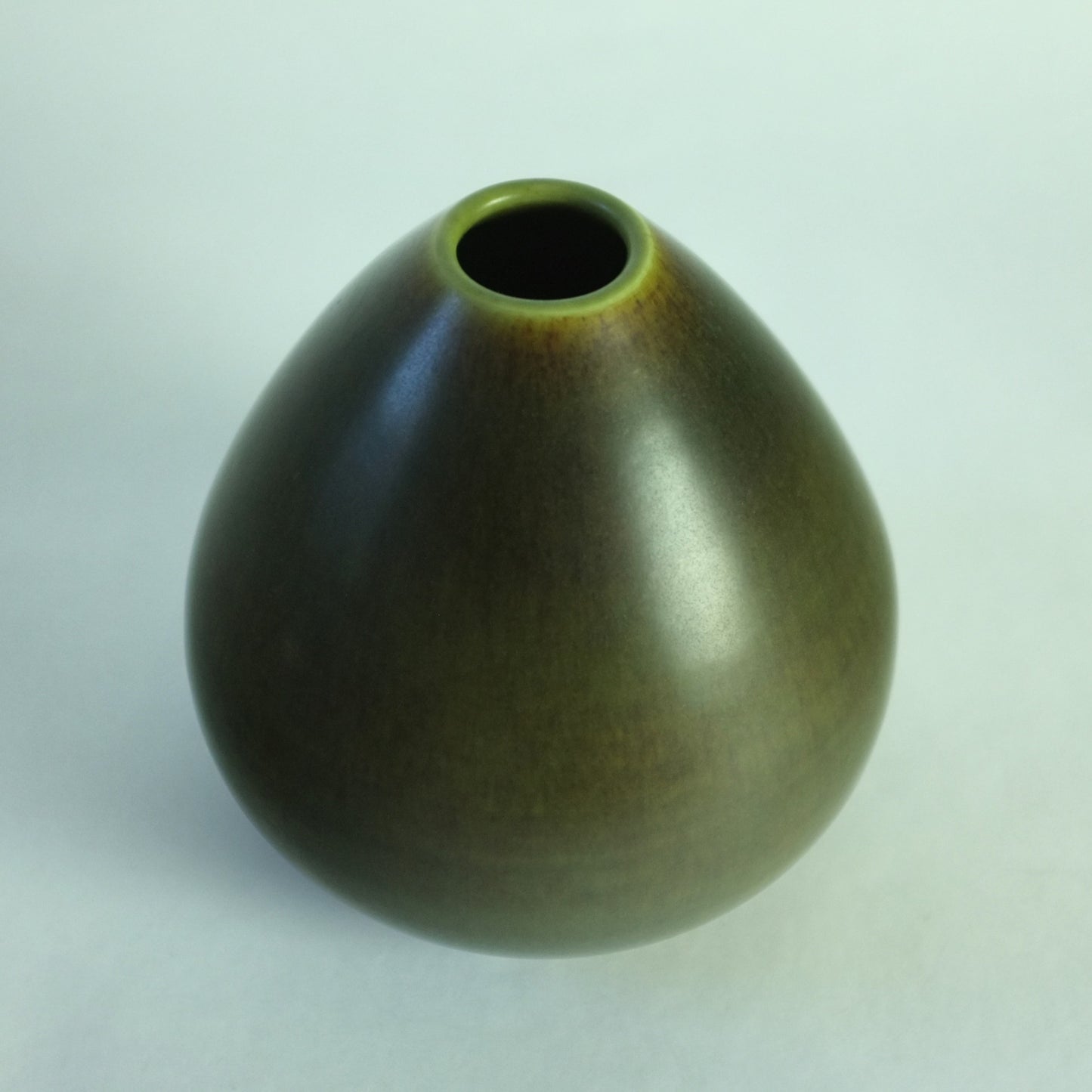 Stoneware vase by Erich and Ingrid Triller, Tobo, Sweden. 1930s.