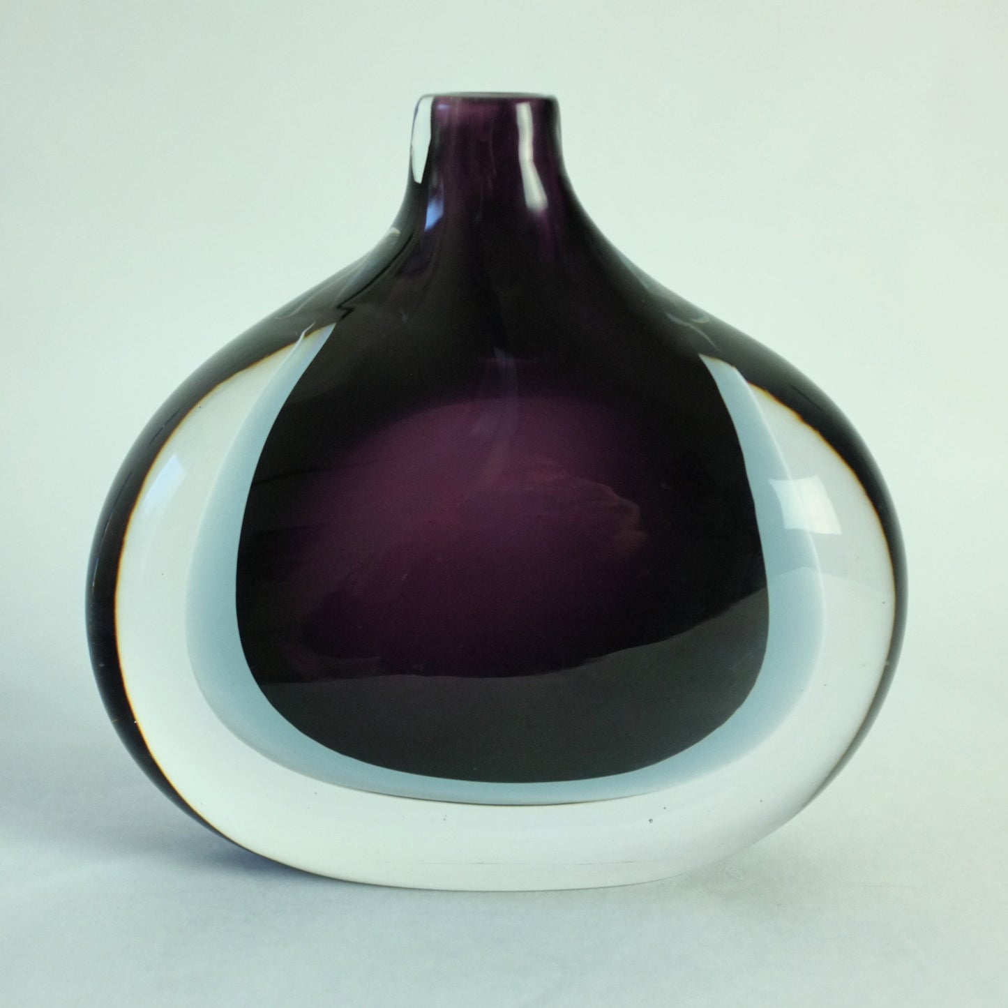 Rare vase by Vicke Lindstrand for Kosta, Sweden. 1950s.