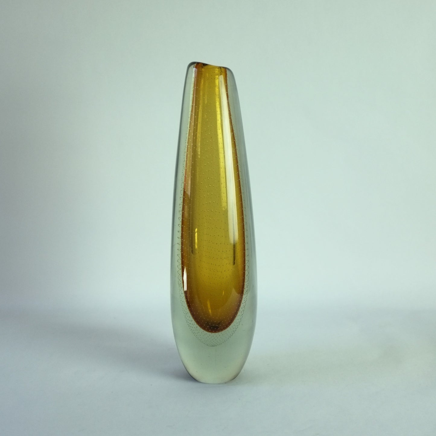 Vase by Gunnel Nyman for Nuutajarvi Notsjo, Finland. 1940s.