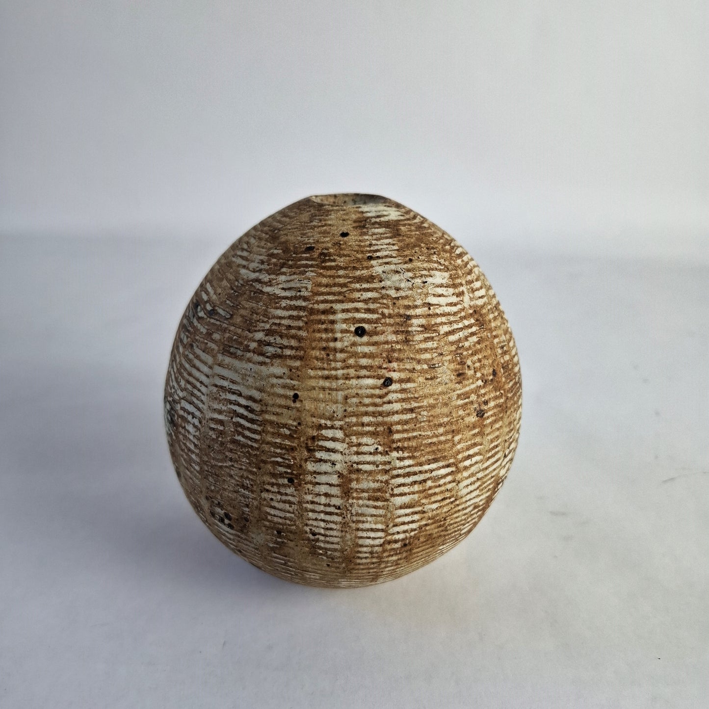 Seed pod vase by Alan Wallwork, own studio. Enland. 1980s/90s.