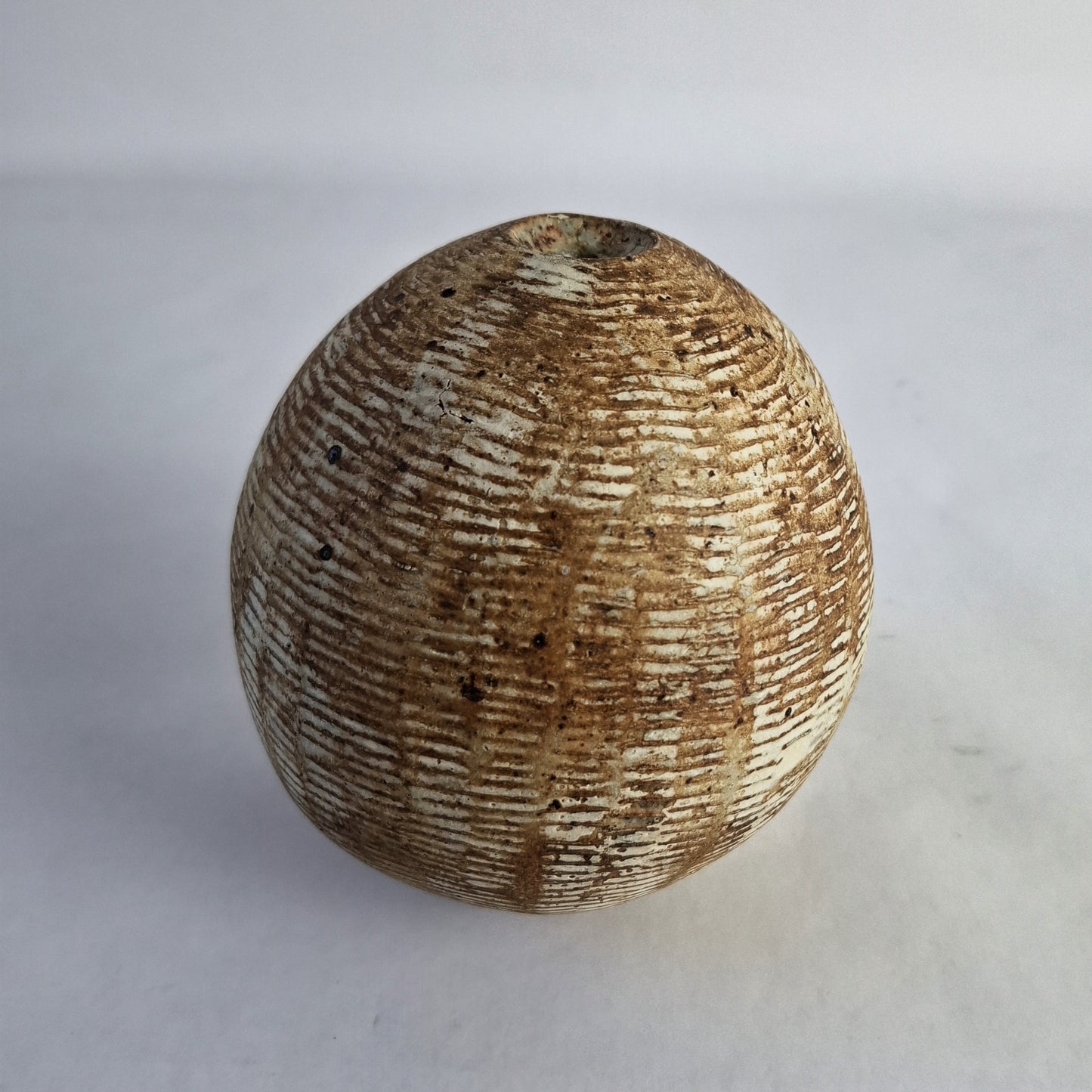 Seed pod vase by Alan Wallwork, own studio. Enland. 1980s/90s.