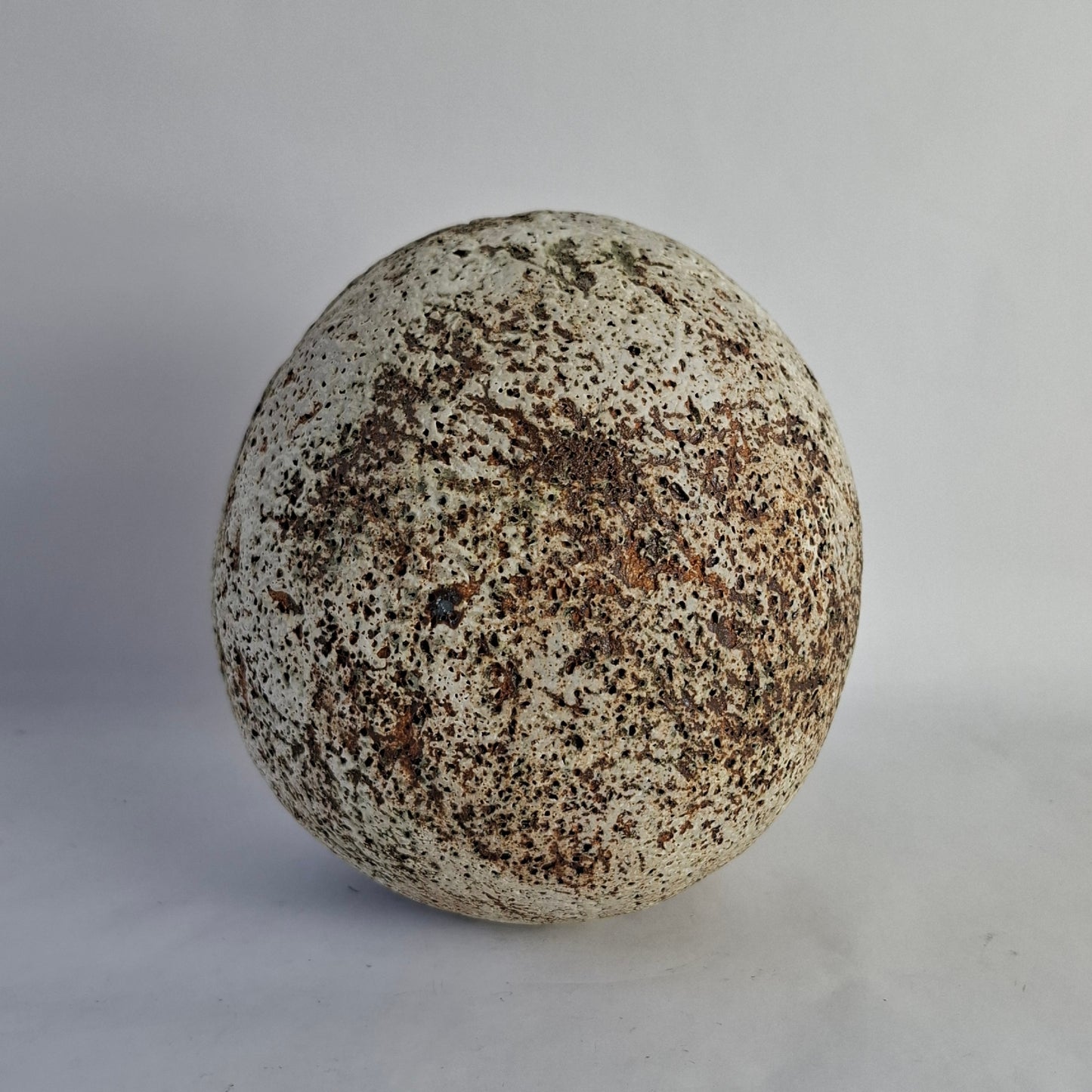 Split sphere form by Alan Wallwork, own studio, England. 2000s.