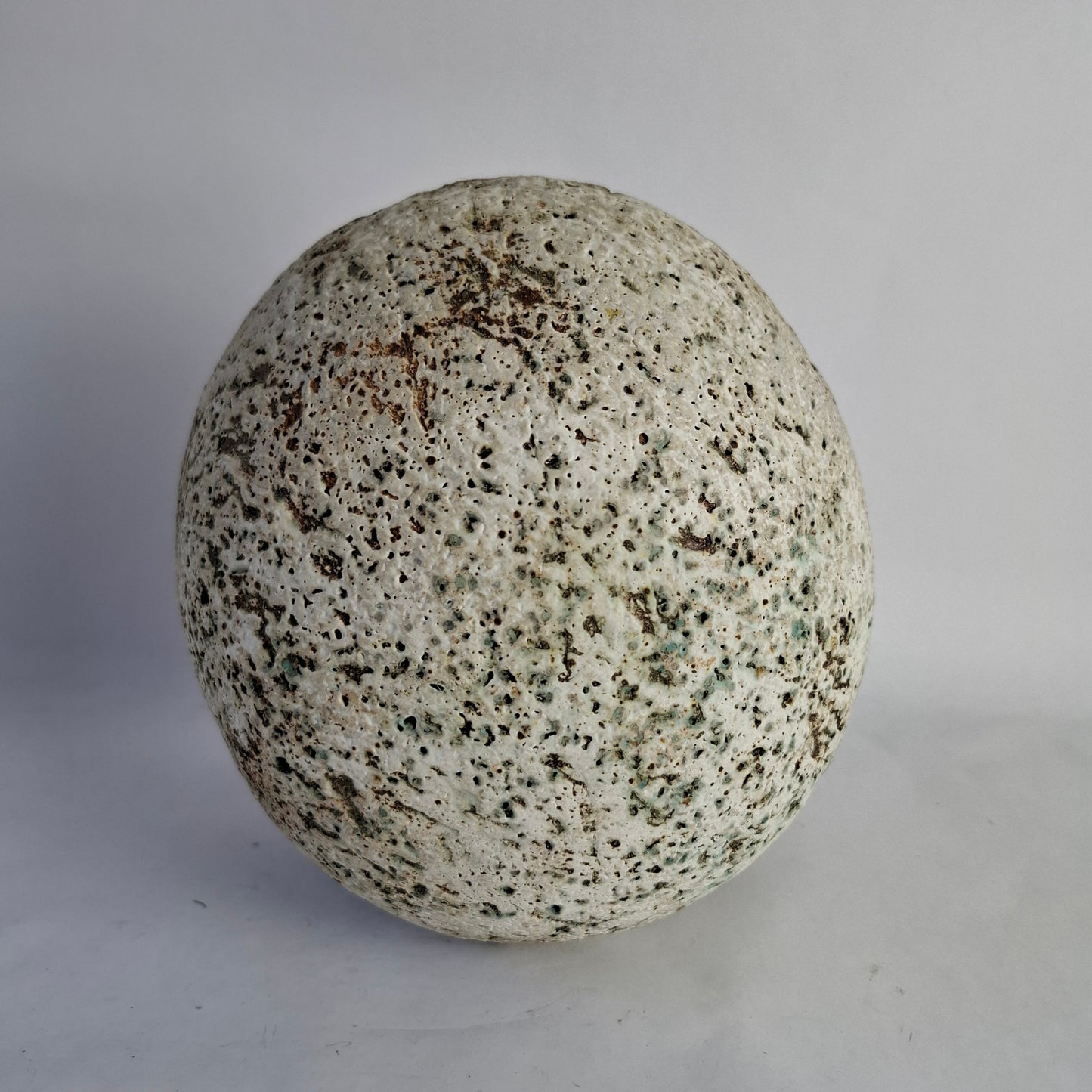 Split sphere form by Alan Wallwork, own studio, England. 2000s.