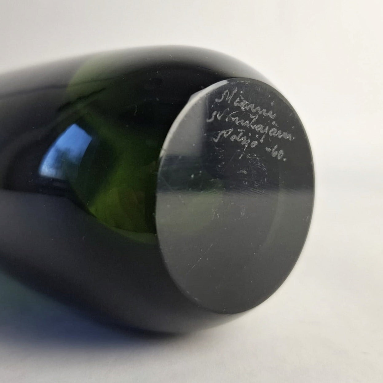 Vase by Jaako Niemi for Nuutajarvi Notsjo, Finland. 1960.
