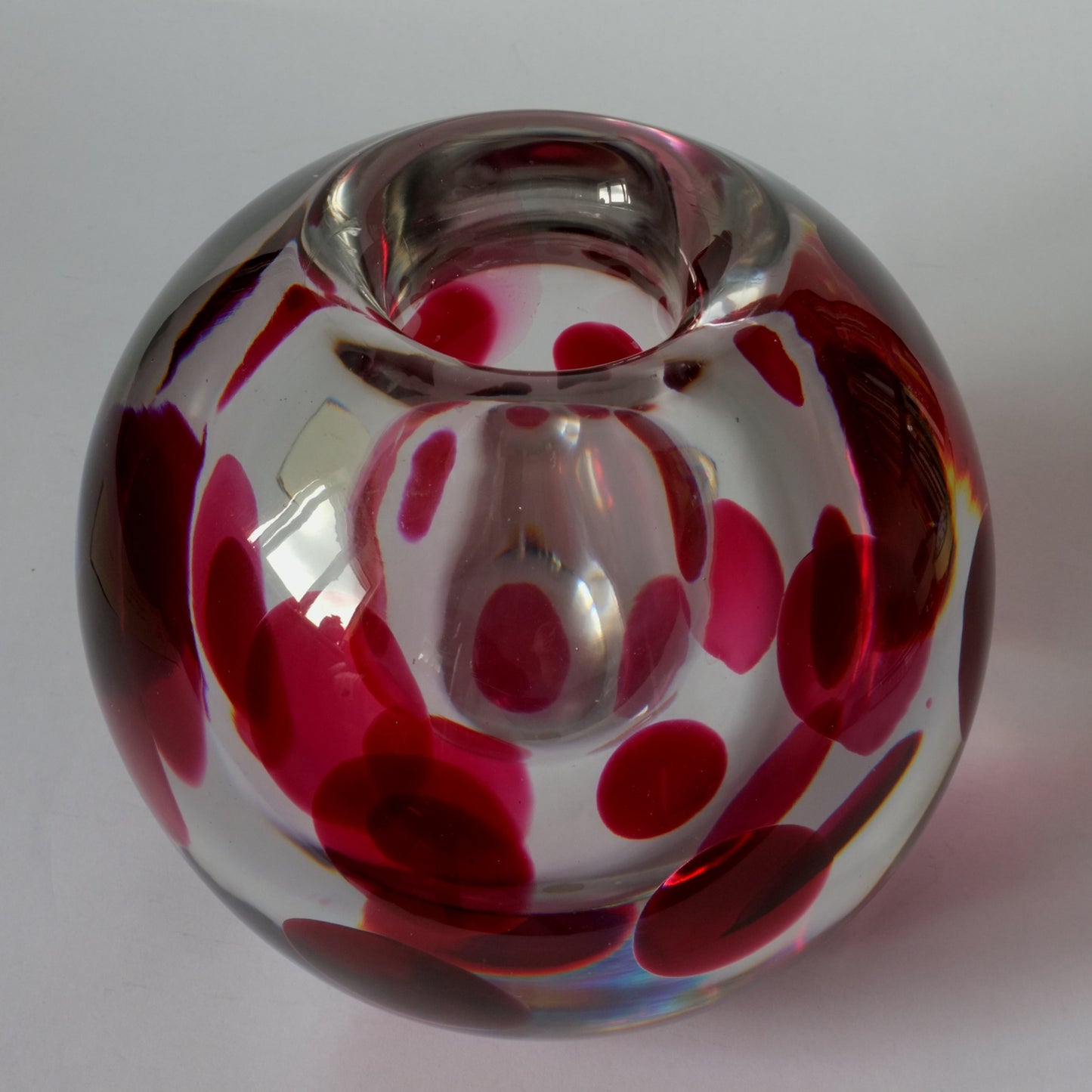 Unique vase by Vicke Lindstrand for Kosta, Sweden. 1950s.