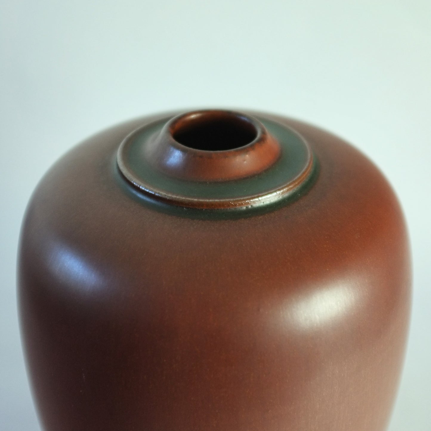Stoneware vase by Erich and Ingrid Triller, Tobo, Sweden. 1930s.