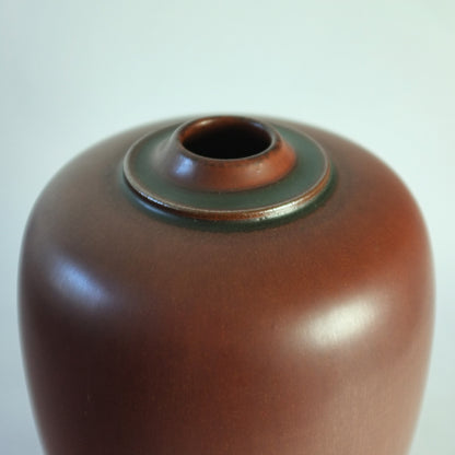 Stoneware vase by Erich and Ingrid Triller, Tobo, Sweden. 1930s.