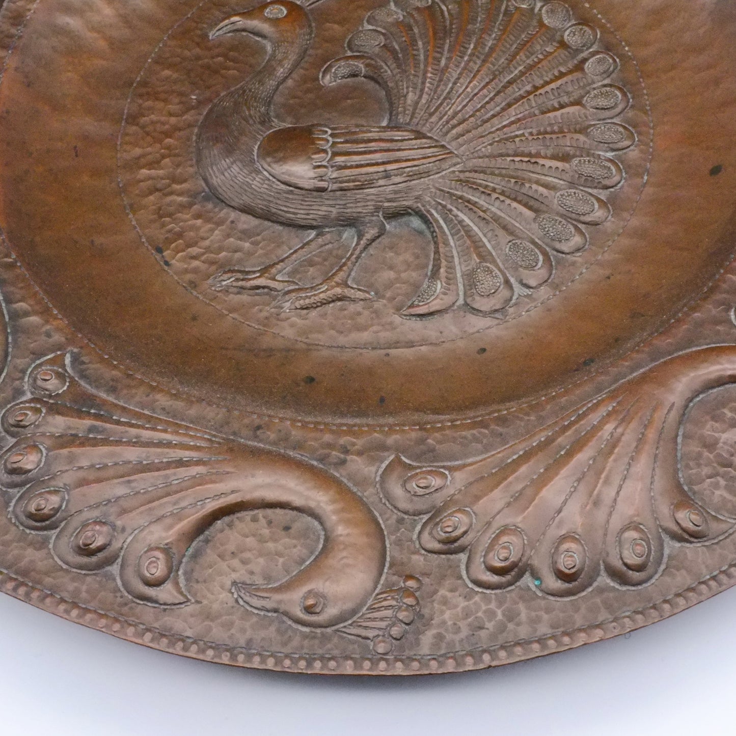 Bedeutendes Arts-and-Crafts-Tellerstück von John Pearson, England. 1894.