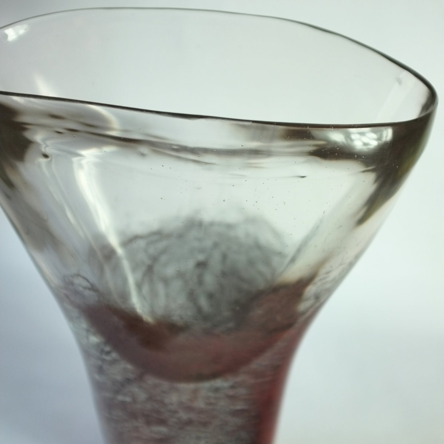 Seltene Vase aus der Serie „Grovigli“ von Toni Zuccheri für Venini, Murano, Italien. 1964.
