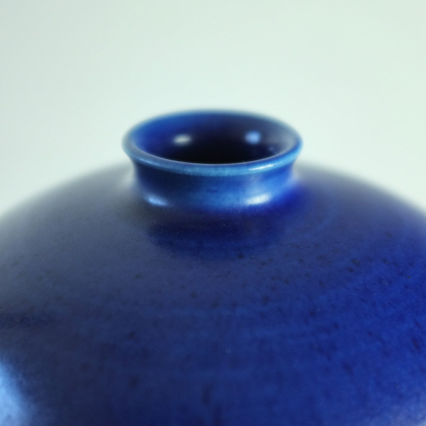 Stoneware vase by Erich and Ingrid Triller, Tobo, Sweden. 1950's.