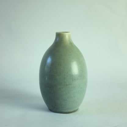 Stoneware vase by Erich and Ingrid Triller, Tobo, Sweden. 1950s.