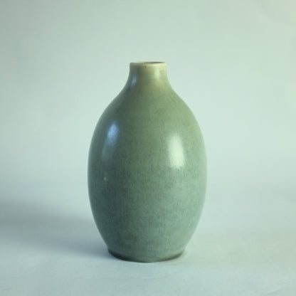 Stoneware vase by Erich and Ingrid Triller, Tobo, Sweden. 1950s.
