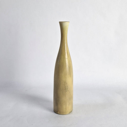 A stoneware vase.